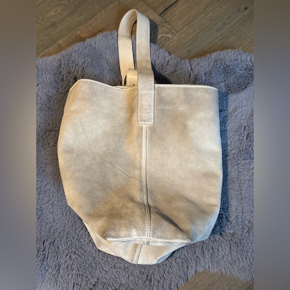 Margot New York Kaye Bucket Bag Tote In Ivory Suede - Picture 9 of 15